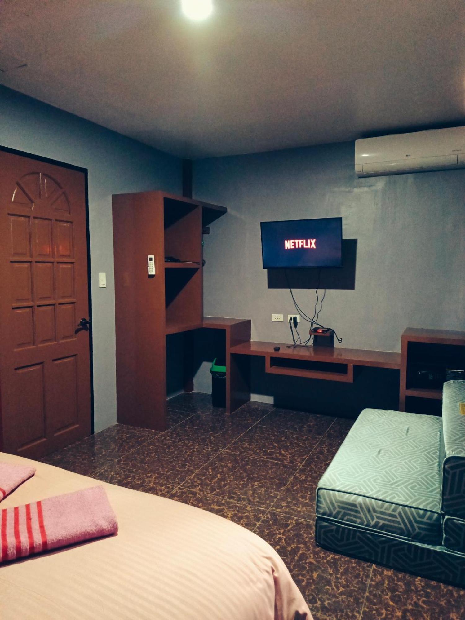 Peace Lily Studio Apartments Panglao Exteriör bild